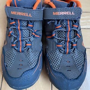Boys Merrell Trail chaser hiking shoes size 1